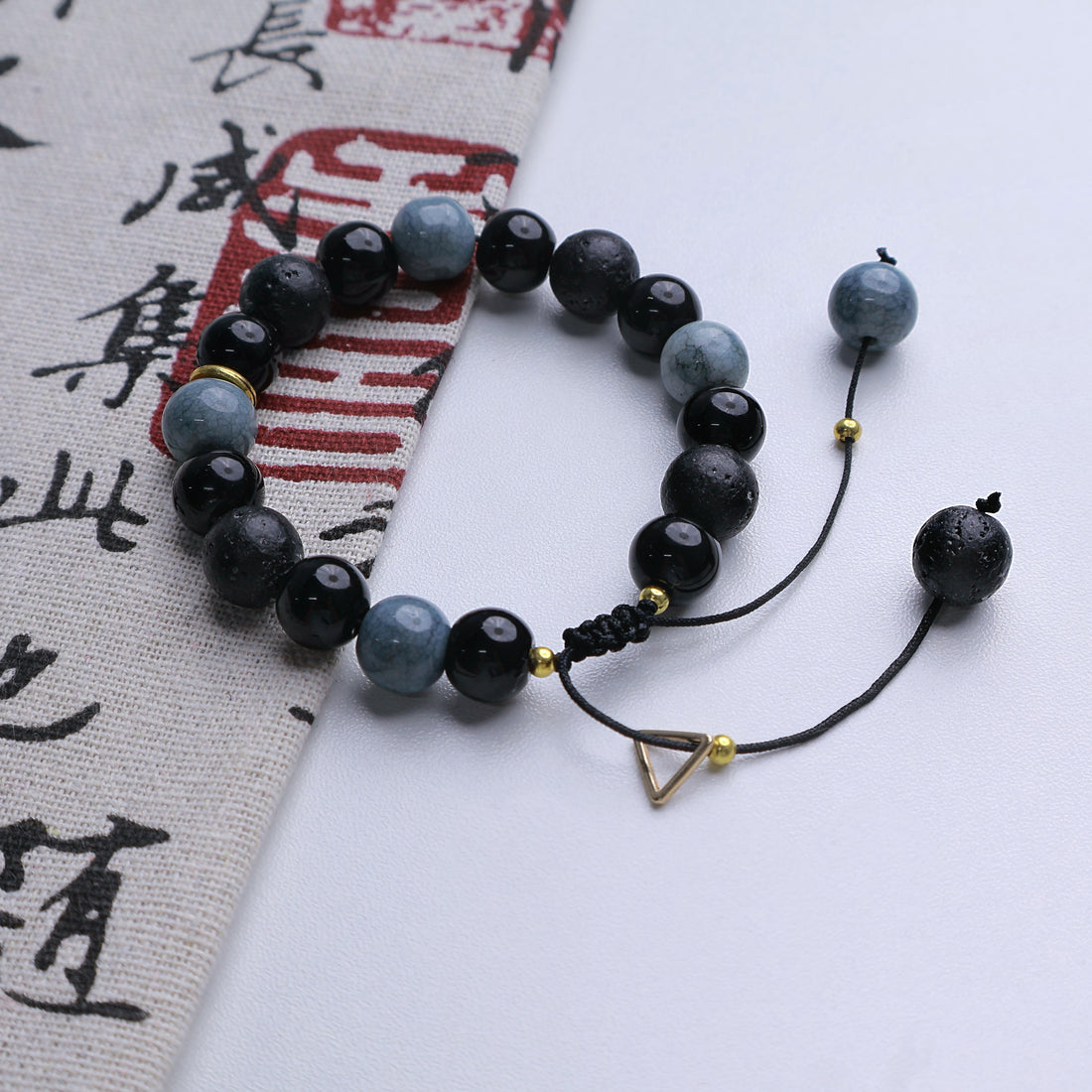 Volcanic Stone Bracelet: A Unique Choice Integrating Natural Power and Physical and Mental Nourishment