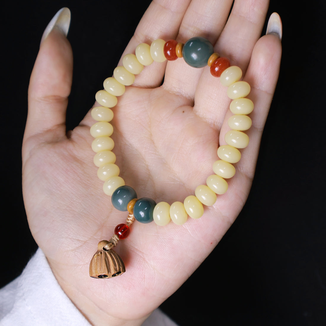 White Jade Bodhi Bracelet: The Perfect Combination of Taoist Culture and Natural Spirituality